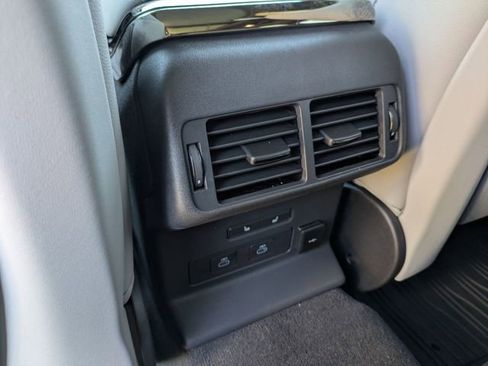 New 2026 Land Rover Range Rover Velar Dynamic SE image 13