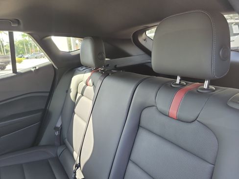 Used 2024 Chevrolet Trax RS w/ Sunroof Package FWD image 13
