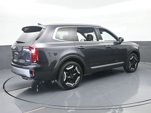 Used 2025 Kia Telluride S FWD image 6