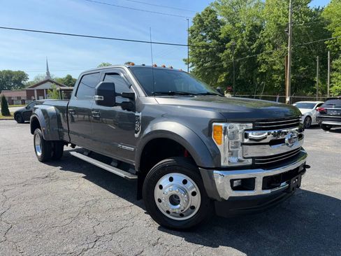 Used 2017 Ford F450 Lariat w/ Lariat Ultimate Package AWD/4WD image 2