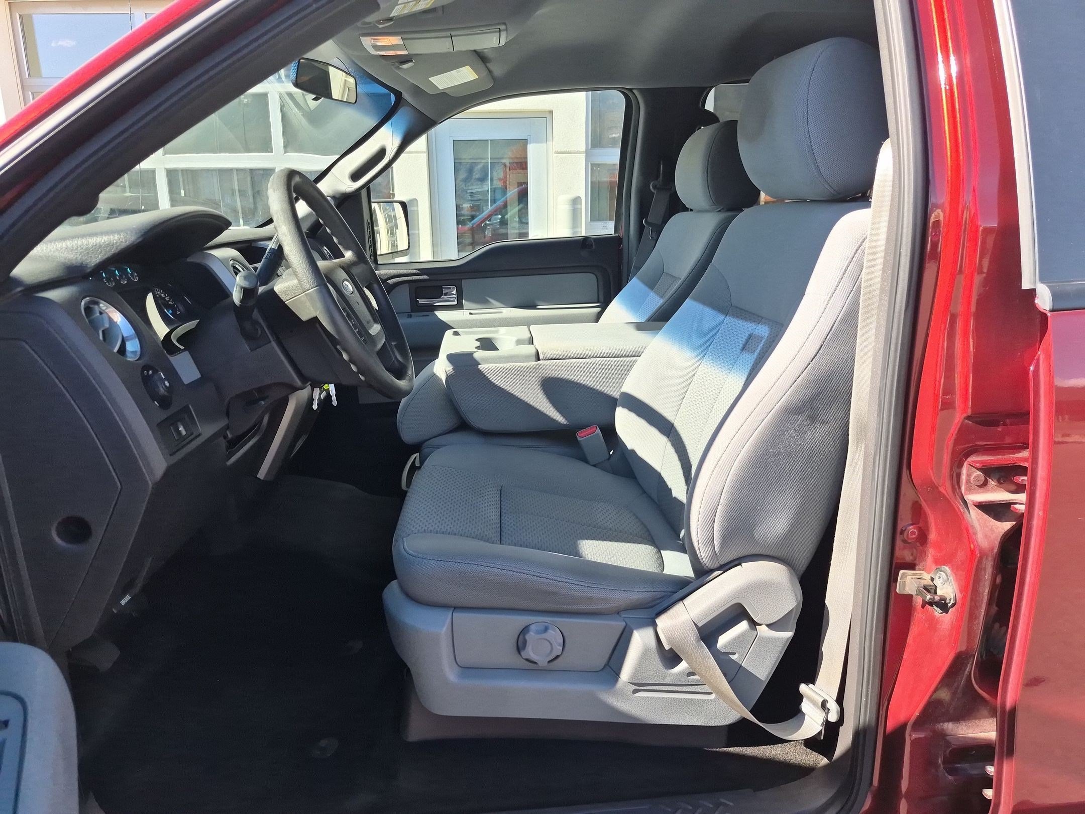 Used 2014 Ford F150 XLT AWD/4WD image 17