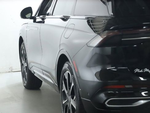 Used 2024 Lincoln Nautilus Reserve w/ Equipment Group 202A AWD/4WD image 44