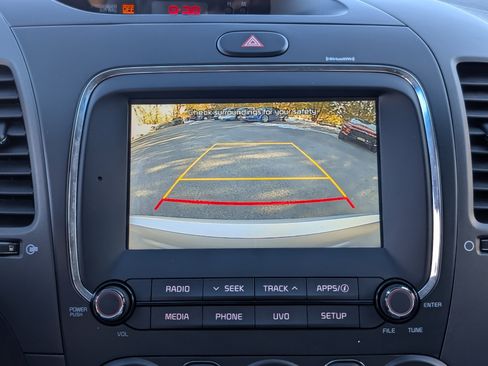 Used 2018 Kia Forte LX w/ LX Popular Package image 3