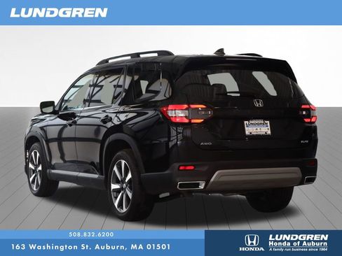 Used 2023 Honda Pilot Elite image 4