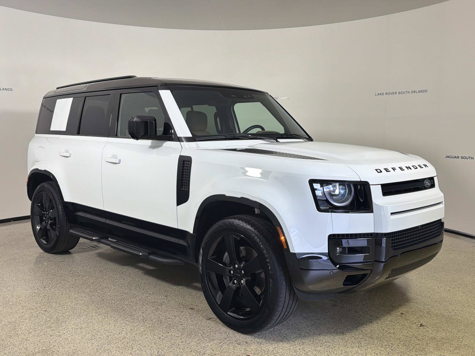 Used 2026 Land Rover Defender 110 X-Dynamic SE AWD/4WD image 7