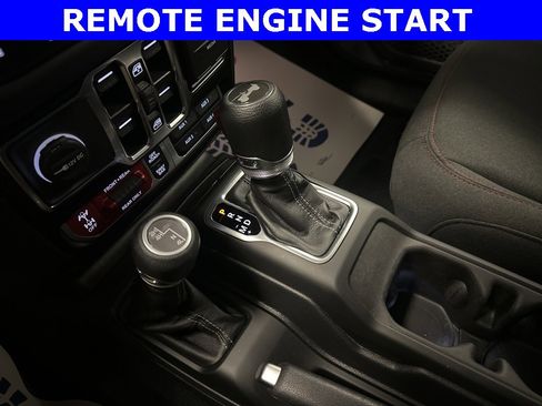 Used 2024 Jeep Wrangler Unlimited Rubicon w/ Convenience Group image 11