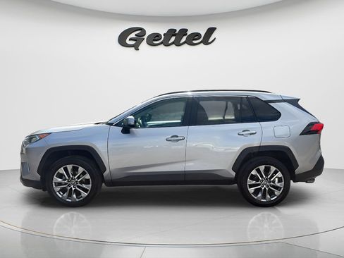Used 2021 Toyota RAV4 XLE Premium FWD image 8