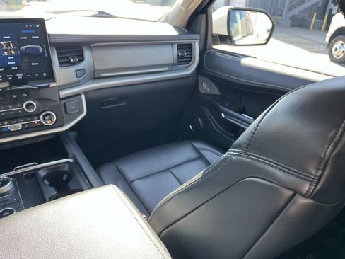 Certified 2023 Ford Expedition XLT image 15