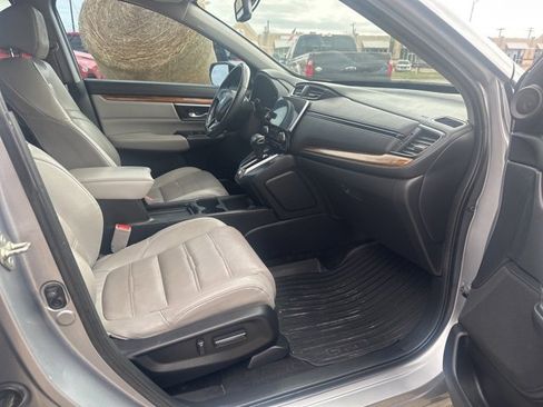 Used 2019 Honda CR-V Touring image 7