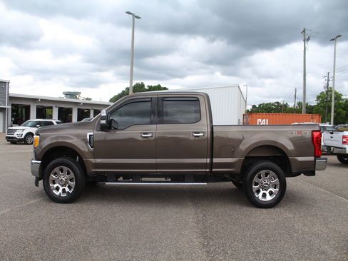 Used 2017 Ford F250 Lariat w/ Chrome Package AWD/4WD image 13