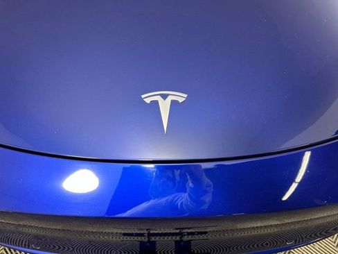 Used 2021 Tesla Model Y Long Range image 9