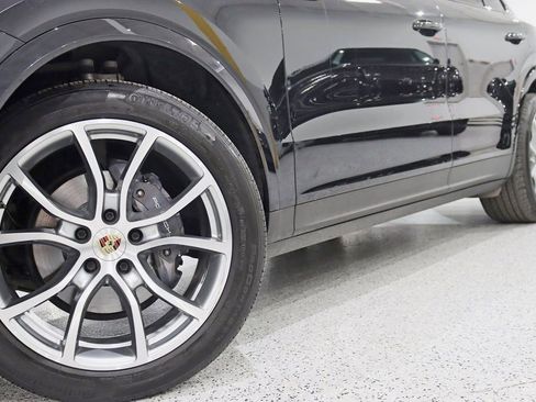 Used 2019 Porsche Cayenne image 4