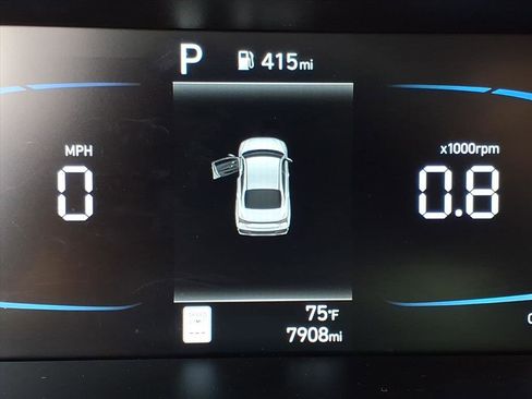 Certified 2025 Hyundai Elantra Sport image 19