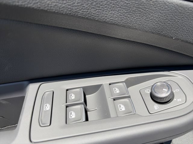 New 2026 Volkswagen GTI SE FWD image 18
