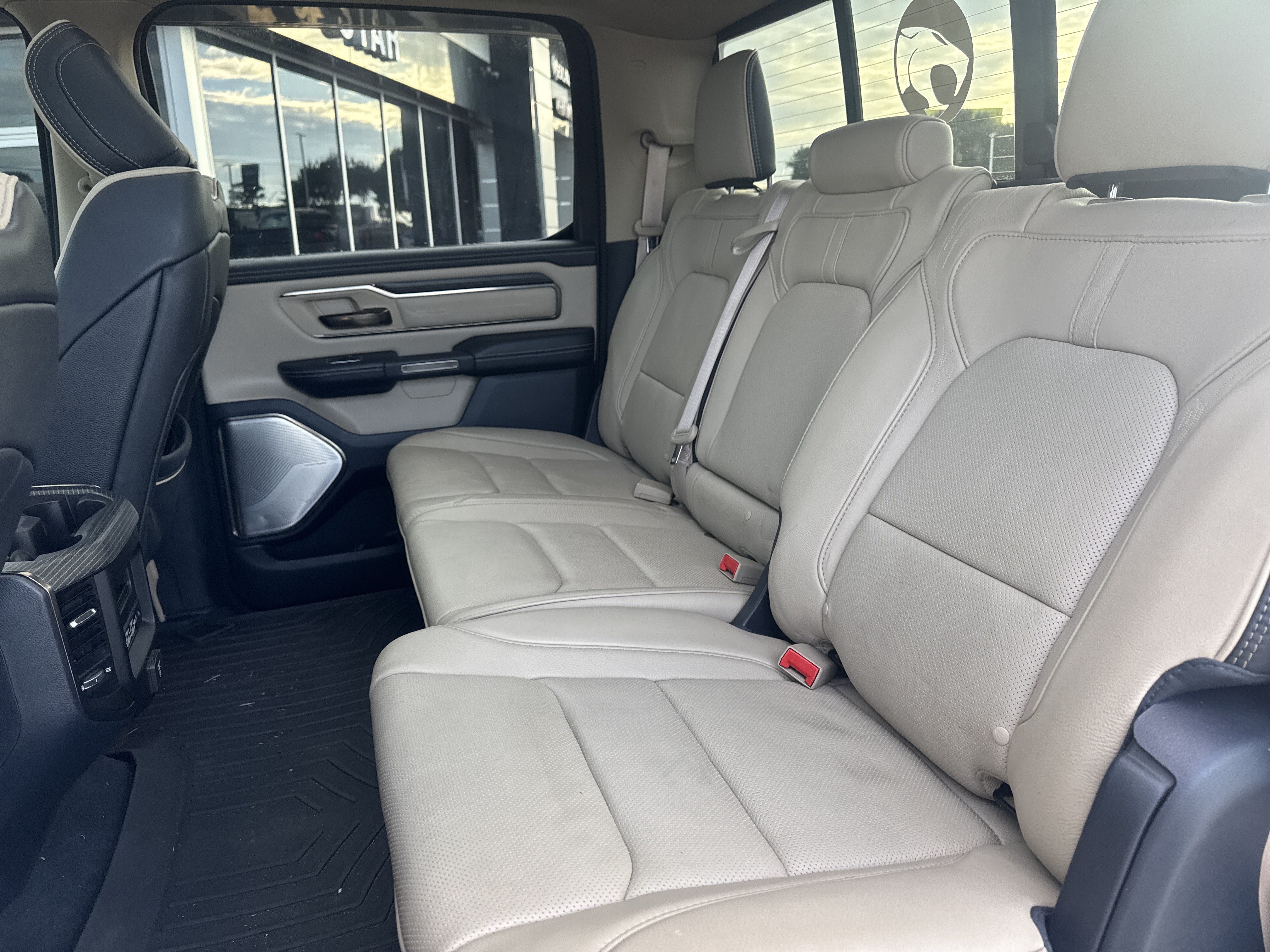 Used 2019 RAM 1500 Limited AWD/4WD image 10