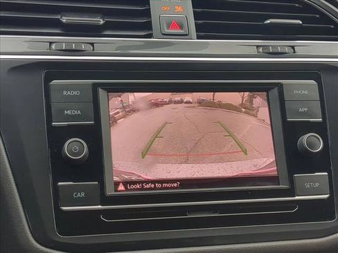 Used 2018 Volkswagen Tiguan S image 14