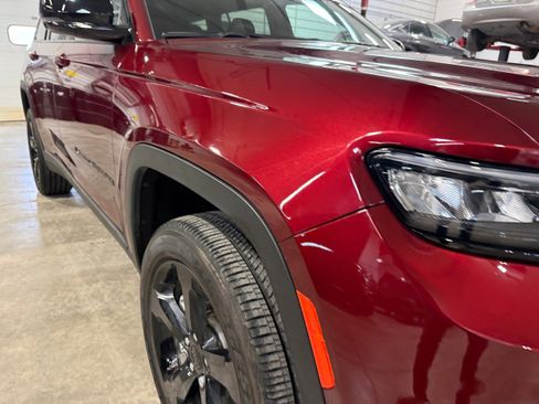 Used 2025 Jeep Grand Cherokee L Altitude AWD/4WD image 3