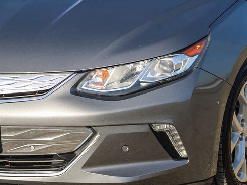 Used 2018 Chevrolet Volt Premier w/ Driver Confidence Package image 8