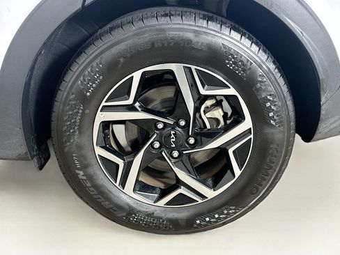 Used 2025 Kia Sportage LX FWD image 11