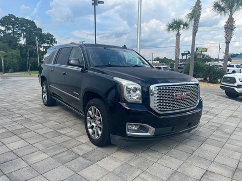 Used 2016 GMC Yukon XL Denali w/ Open Road Package AWD/4WD image 8