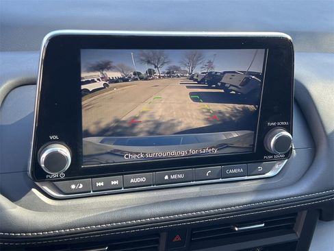 Certified 2025 Nissan Rogue SV image 15