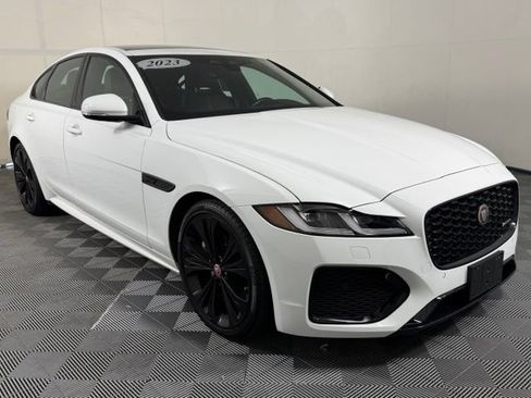 Certified 2023 Jaguar XF R-Dynamic SE AWD/4WD image 10