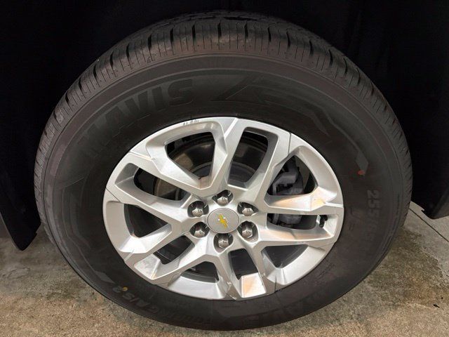Used 2021 Chevrolet Traverse LT FWD image 8