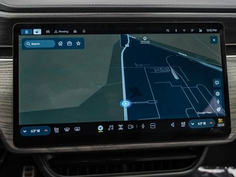 Used 2023 Rivian R1S Adventure image 20