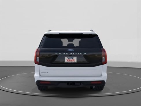 New 2025 Ford Expedition Active image 5