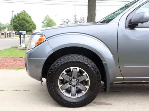 Used 2019 Nissan Frontier PRO-4X AWD/4WD image 43