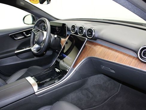 Used 2025 Mercedes-Benz C 300 Sedan image 19