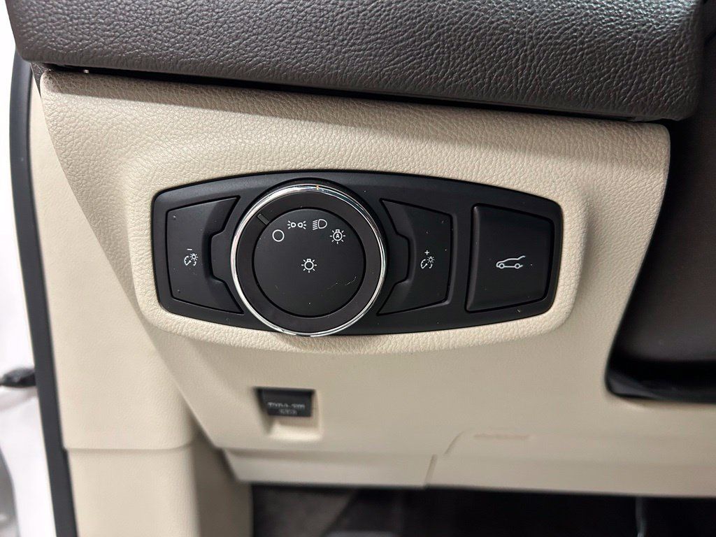 Used 2018 Lincoln MKC Reserve FWD image 13