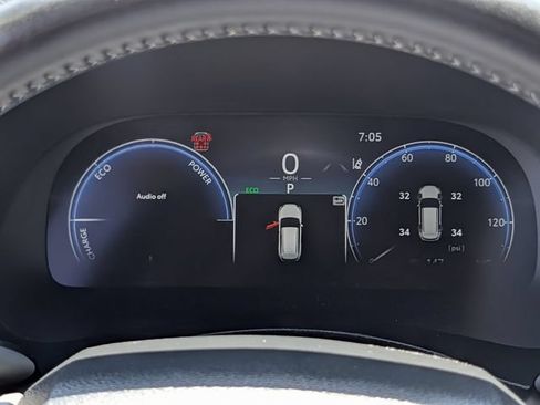 Used 2023 Toyota Highlander Platinum FWD image 21