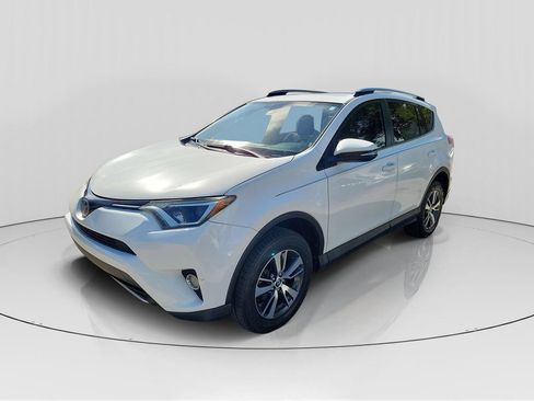 Used 2018 Toyota RAV4 XLE FWD image 3