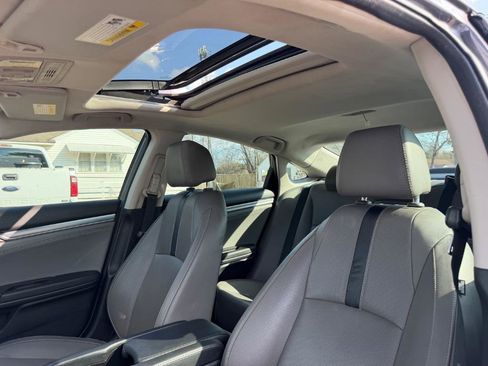 Used 2016 Honda Civic Touring image 10