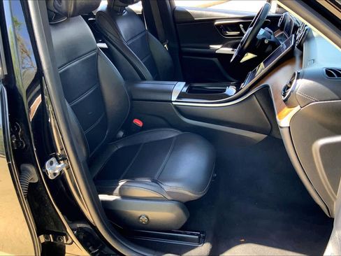 Used 2024 Mercedes-Benz GLC 300 image 9