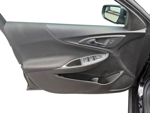 Used 2023 Chevrolet Malibu LT FWD image 9