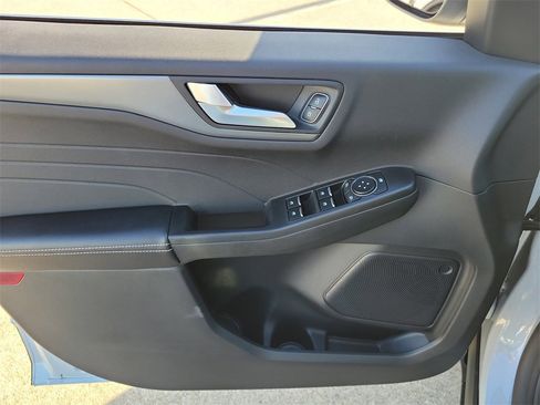 Used 2025 Ford Escape Base w/ Class II Trailer Tow Package image 21