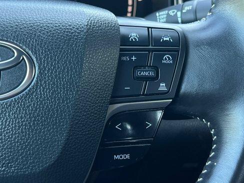 Used 2025 Toyota Camry SE FWD image 39
