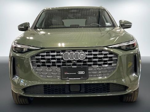 Certified 2025 Audi Q5 Premium w/ Convenience Package AWD/4WD image 3