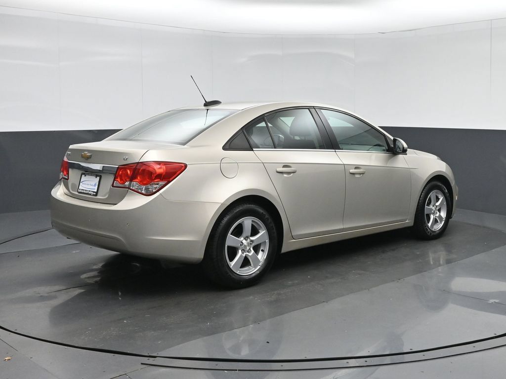 Used 2016 Chevrolet Cruze LT w/ Enhanced Safety Package FWD image 7