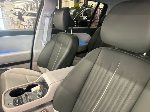 New 2026 Hyundai Ioniq 9 Calligraphy image 16