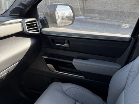 Used 2025 Toyota Tundra Limited image 29