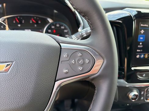 Used 2023 Chevrolet Traverse LT FWD image 25