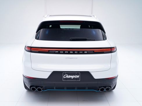 New 2026 Porsche Cayenne image 10