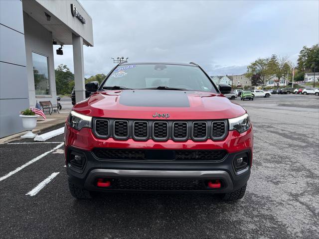 Certified 2025 Jeep Compass Trailhawk w/ Trailhawk Elite Group AWD/4WD image 4