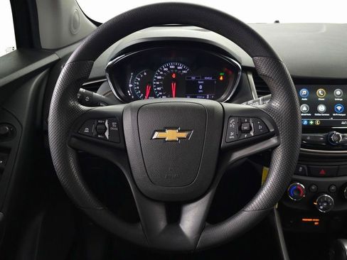 Used 2019 Chevrolet Trax LT image 17