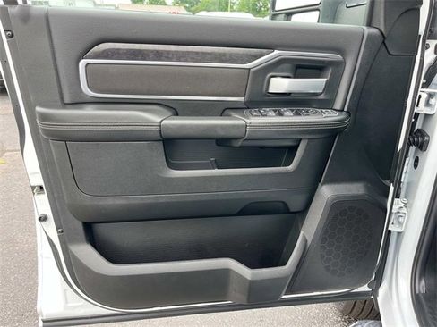 Used 2024 RAM 3500 Big Horn image 29
