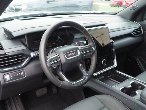 Used 2024 GMC Acadia AT4 w/ Luxury Package AWD/4WD image 12