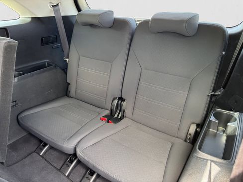 Used 2019 Kia Sorento LX w/ LX Convenience Package image 12